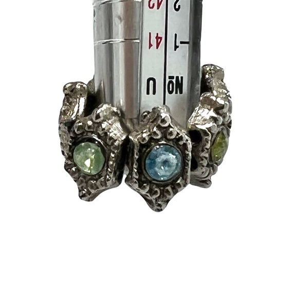 VINTAGE STRETCH RING W BLUE, GREEN & YELLOW CRYSTALS SET IN DARKENED SILVER - Picture 7 of 16